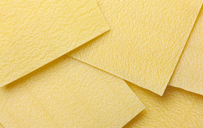 Appareil à cylindres laminoir pour le calibrage des pâtes