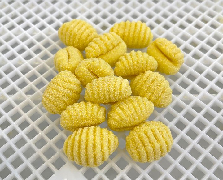 Machine automatique pour gnocchis